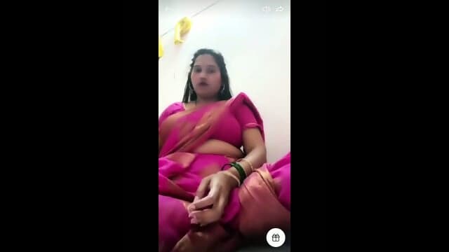 Singh-697 Neha Singh Tango Model Aunty In Saare Changing And Yellow Nighty Showing 15/03/24