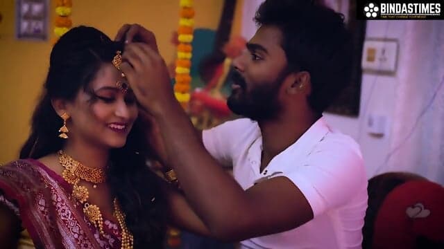 Dulhan kisi or ki or suhagraat manaye koi or