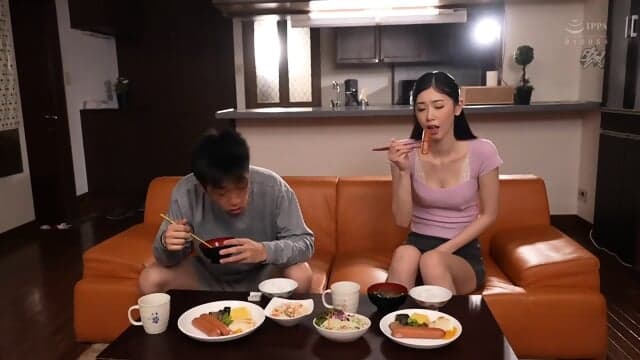 Reuniting With My Friendâs Mother Uncensored (Komatsu)
