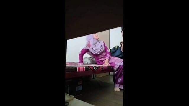 Milf Main Dengan Pucuk Muda