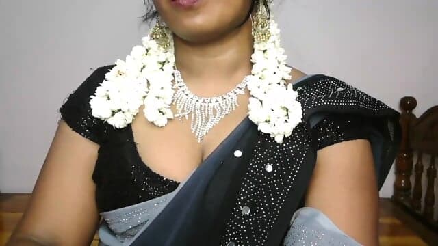 Dhiyapink Stripchat boobs 04