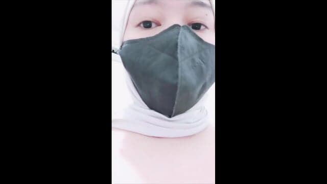 Viral - This Hijab Girl Invites to Push First