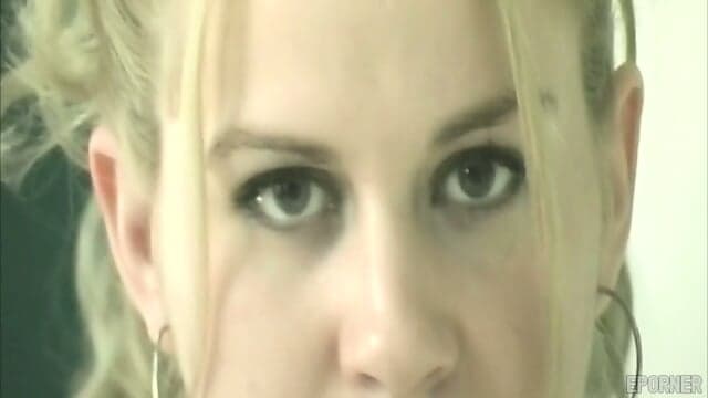 Her erotic dance is perfect 