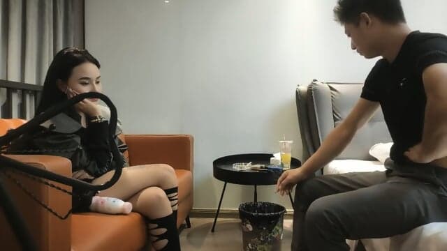 Chinese beauty puts on sexy lingerie and gets fucked