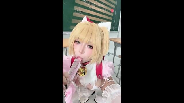 Umeko J - The Purring Classmate