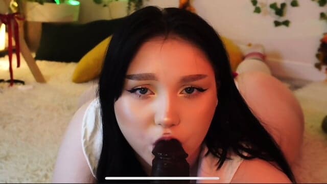 Sexy Big Booty Camgirl Sucks Bbc Dildo