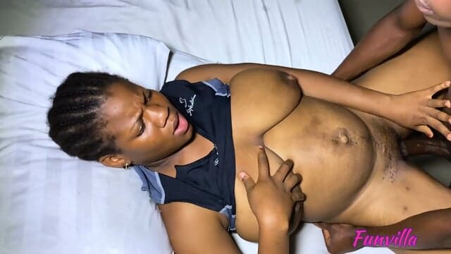 cheats-back-on-her-husband
