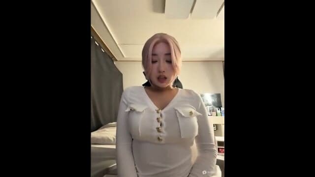 Pesona Toketnya Cici Winter Nyepong Dildo