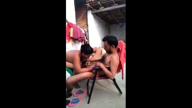 Desi Hubby Ne Chair Par Biwi Ko Jhuka Ke Gaand Mari