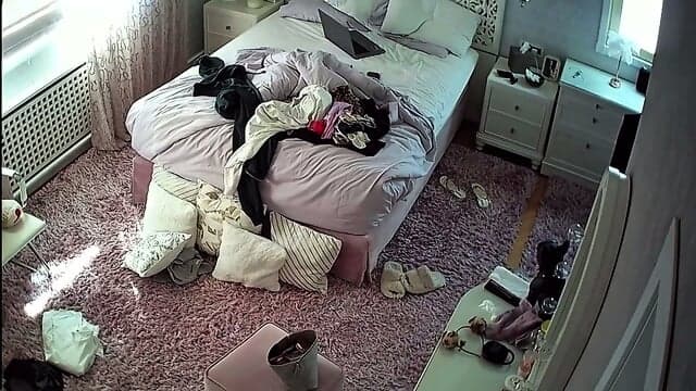 Spying On My British Sisters Rooms. (My Older Sister  Masturbate When Left Alone)