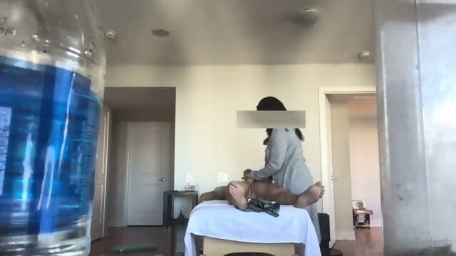 Ebony massage