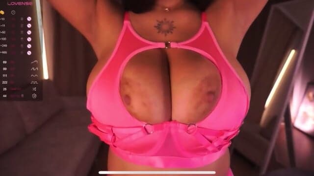Huge Tits Brunette Hot Pink Camshow