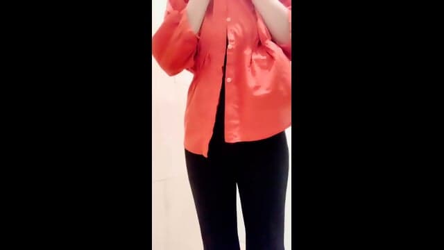 Pas Di Kantor Gak Kuat Nahan Sanget, Ke Kamar Mandi Buat Colmek
