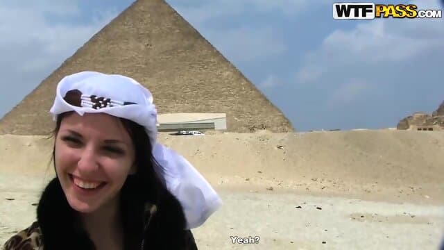 Blowjob near the pyramids