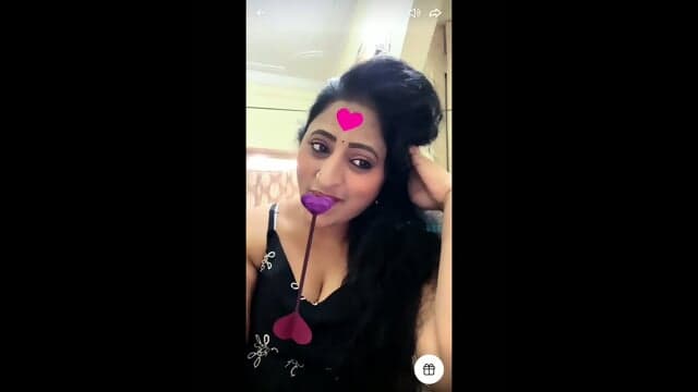 Telegu Instagram Tango Model In Naughty Cleavage Showing