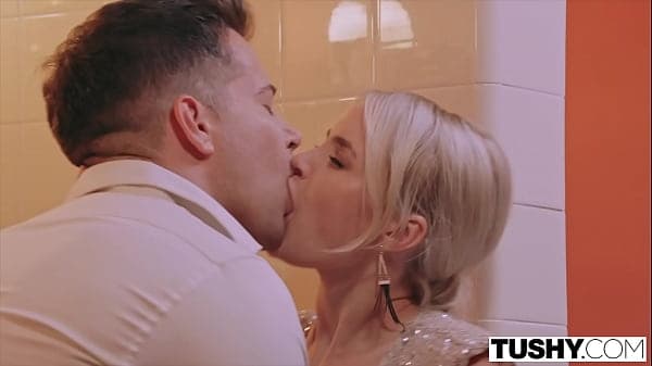 TUSHY Blonde babe Dped in threesome