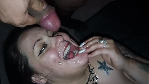 ROXXXY BLOWS BEST