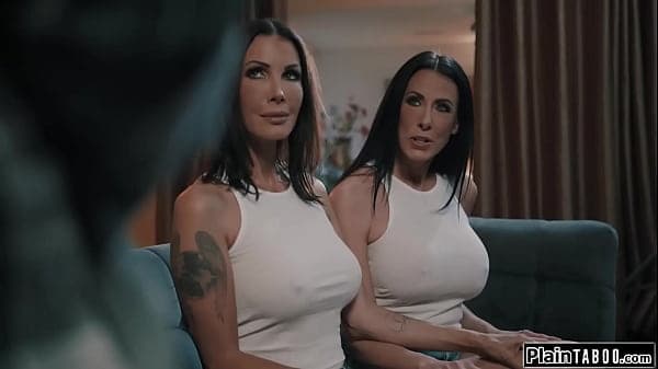 The demonic twins Shay Sights and Reagan Foxx h...