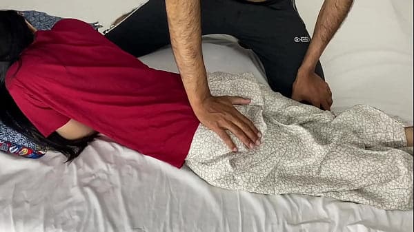 पंजाबी सौतेली माँ ने अपनी बड़ी गांड मेरे सामने ...