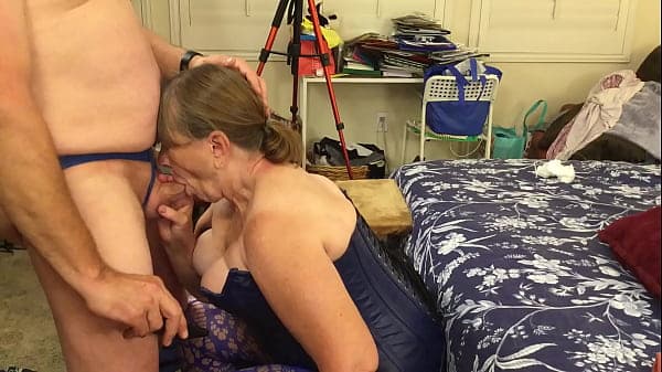 Mature Gilf stripper gives great head