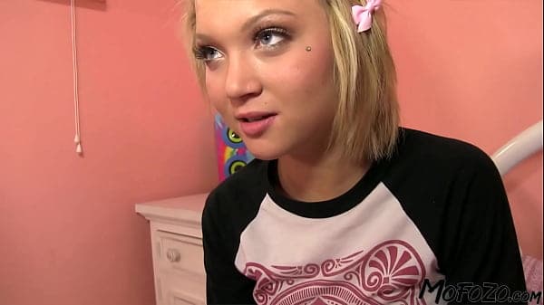 MOFOZO.com - 18 Year Old Blonde Is Getting Her ...