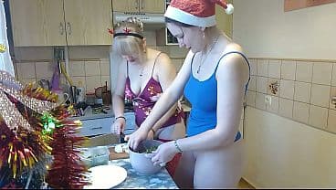 MILF adult mature and teen cute girl virgin in ...
