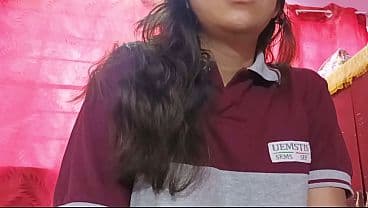 Me chupa la verga mientras habla por tel&eacute;fono c...