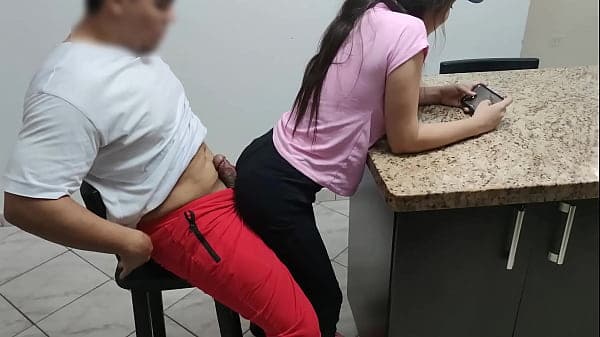 Mi Sobrinita se Sento En mis Piernas y Me Quito...