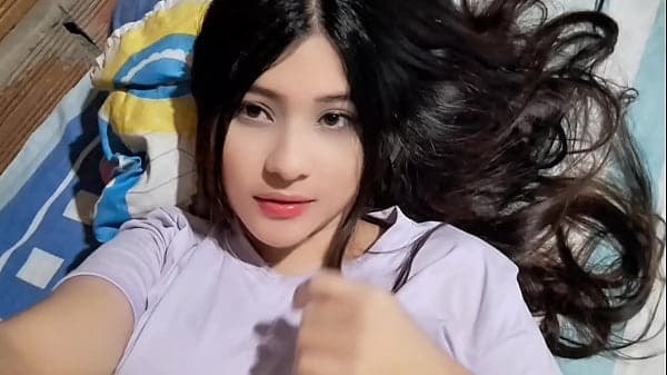 Masturbaci&oacute;n casera de una chica latina hermosa