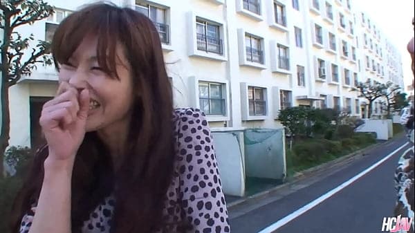 Horny Japanese Slut Hitomi Kanou Wants a Hard Cock