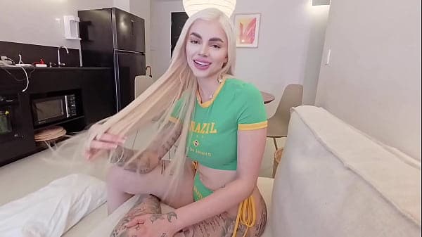 BUSTY LATINA SQUIRTS HARD IN POV INTERVIEW - PE...