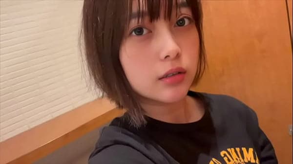 【ト◯レでオナニー】隣にト◯レしてる人がいたけど...