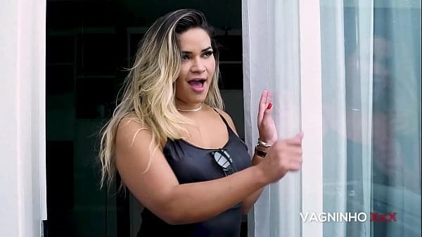 Fodi a amiga gostosa da minha namorada que me f...