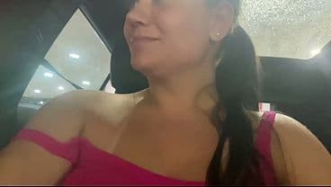 MARIDO SAI COM ESPOSA A PROCURA DE UM COMEDOR D...
