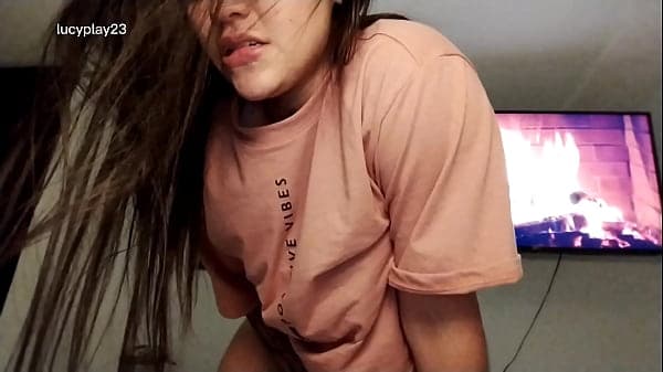 Modelo colombiana arrecha masturb&aacute;ndose en su c...