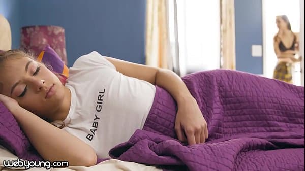 WebYoung My Naughty 18yo Girlfriend Snuck in to...