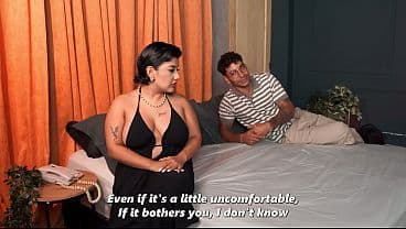 Busty stepmom ends up sharing a bed with her sk...