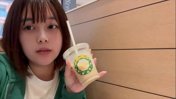 飲食店のト◯レでオナニーしてて喘ぎそうになったら...