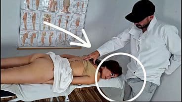 Massagista clandestino fode suas clientes!