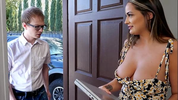Young Nerd Helps her Hot MILF Neighbor with her...