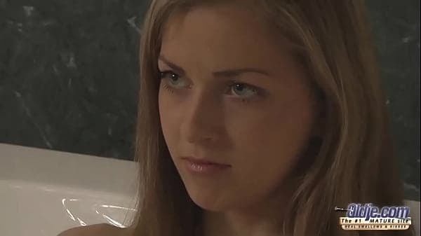 Beautiful young pussy nice and deep sex with ol...