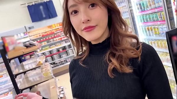 雌臭香り立つ妖艶美人妻かな《性欲を持て余したヒ...