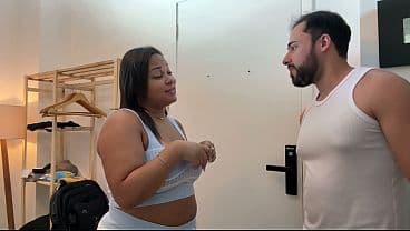 SEMPRE TEM UMA VIZINHA QUE VEM BATER A PORTA QU...
